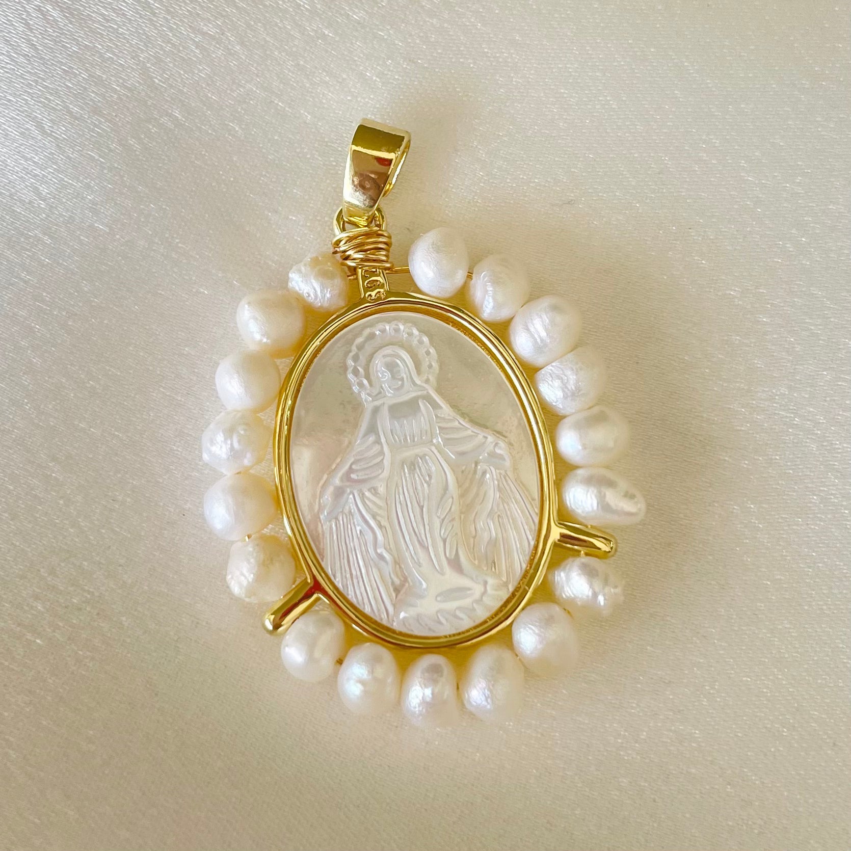 Medalla Virgen Perlas Chapa