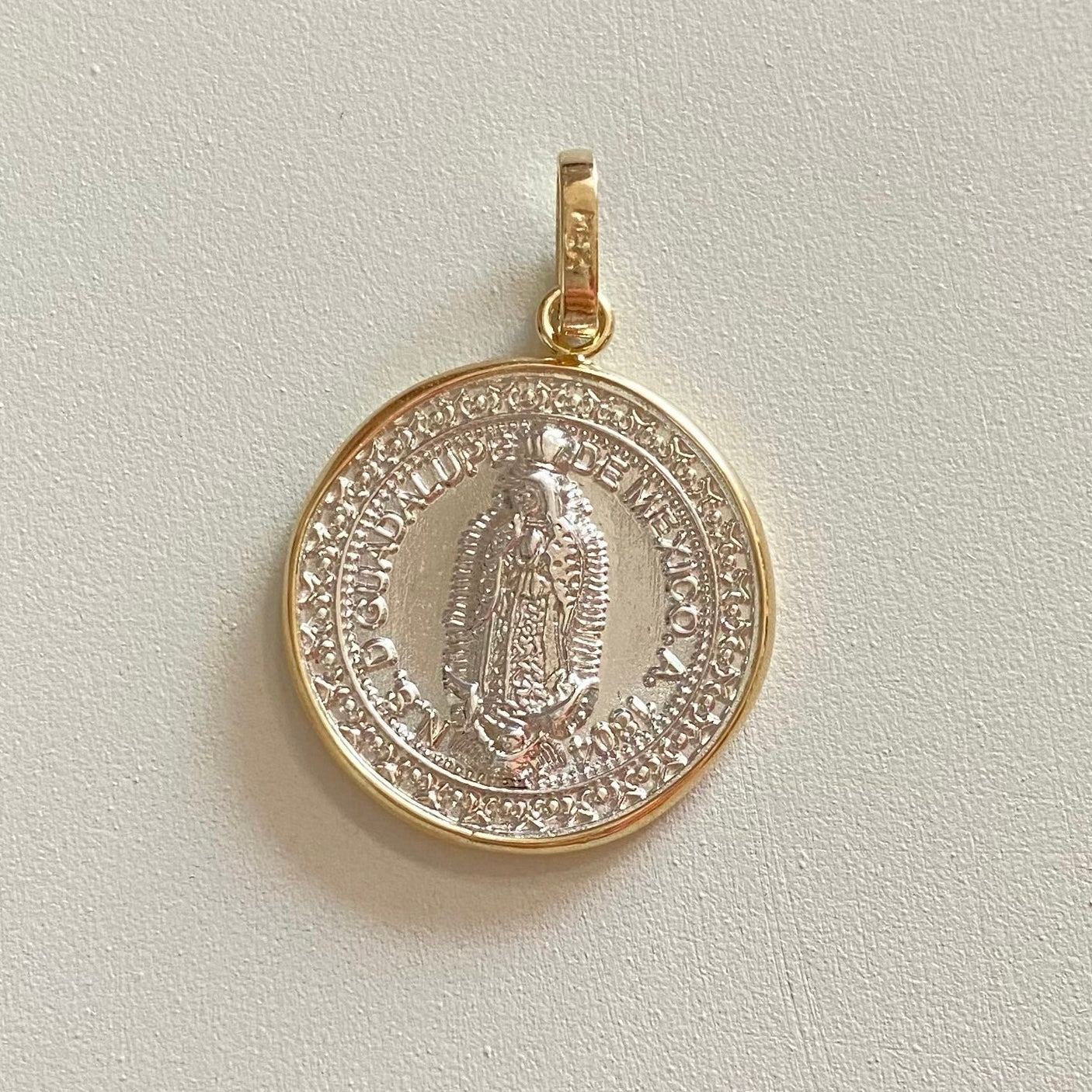 Medalla Plata con Bisel Oro 14K