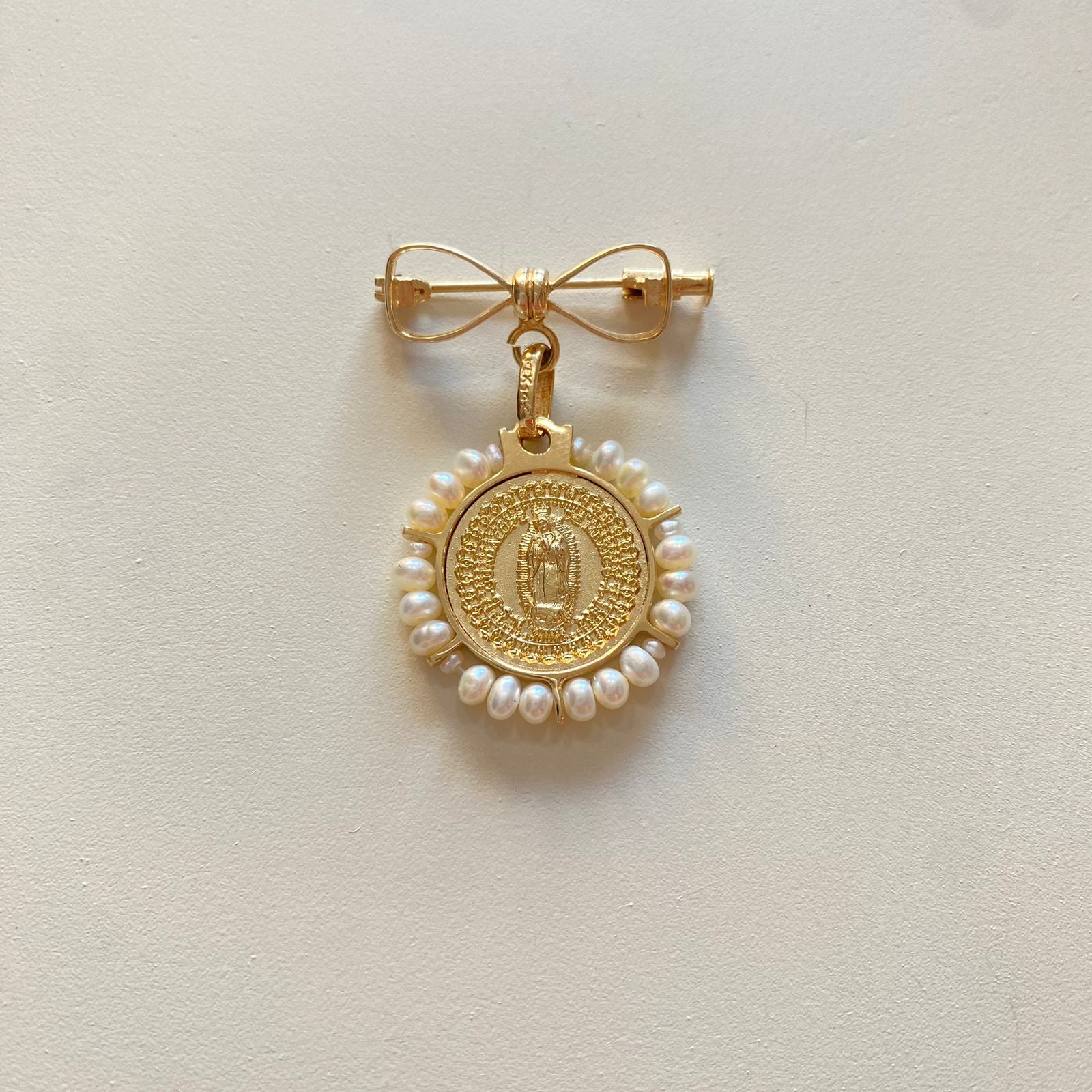 Medalla Oro Amarillo con Perlas 14K