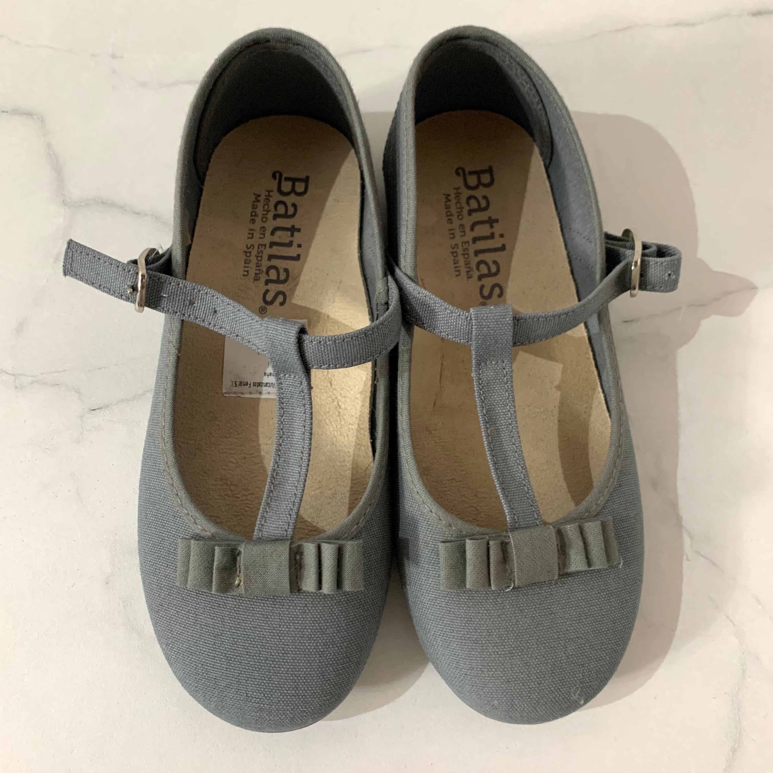 Zapatilla Gris con Moño